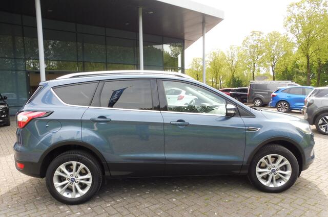 Ford KUGA 1.5 180p 4WD Automaat Xenon Elek.trekhaak Elek.klep Winter-Pack bomvol unieke auto