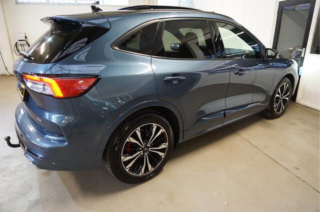 Ford KUGA 2.5 PHEV Vignale Camera voor Trekhaak.