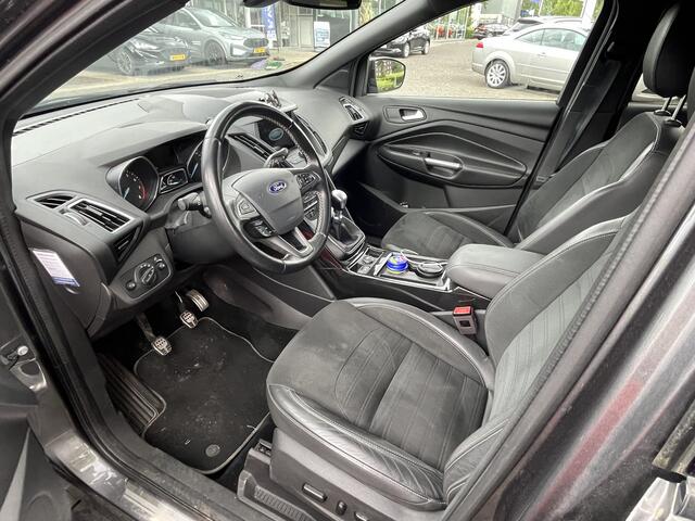 Ford KUGA 1.5 EcoBoost ST Line | Panodak | Trekhaak | Elek. achterklep | Bi-Xenon | Camera | etc. etc.