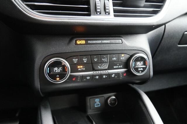 Ford KUGA 2.5 PHEV Titanium | Keyless | Carplay | 18'' | Stoel + Stuur Verwarming