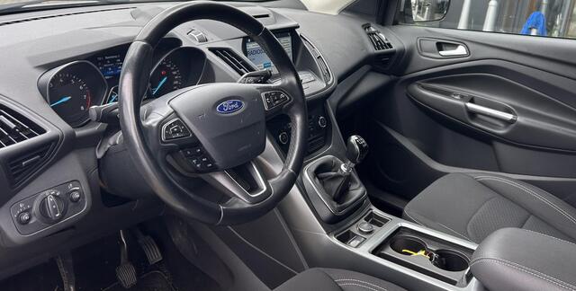 Ford KUGA 1.5 EcoBoost Trend Ultimate | Trekhaak | Navigatie | Voorruitverwarming | Cruise Control | Climate Control | Parkeersenoren | 2 Sleutels | NAP |