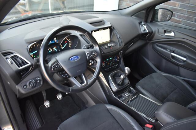 Ford KUGA 1.5 ST Line ECC LMV NAVI LEDER LED