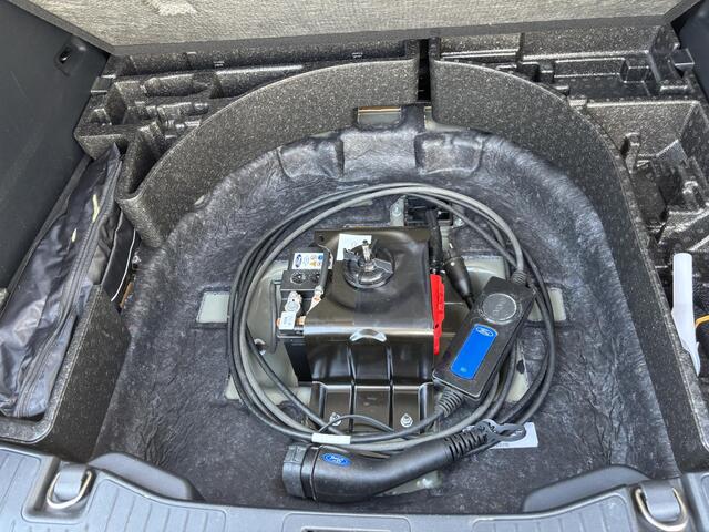 Ford KUGA 2.5 PHEV Titanium Absolute nieuwstaat! met nog geen 16.000 km op de teller!