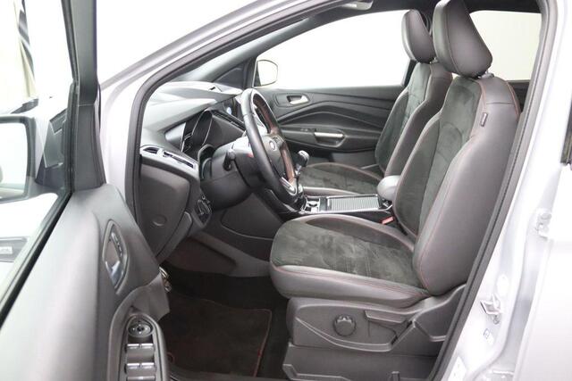 Ford KUGA 1.5 EcoBoost ST Line , trekhaak wegklapbaar , pano dak