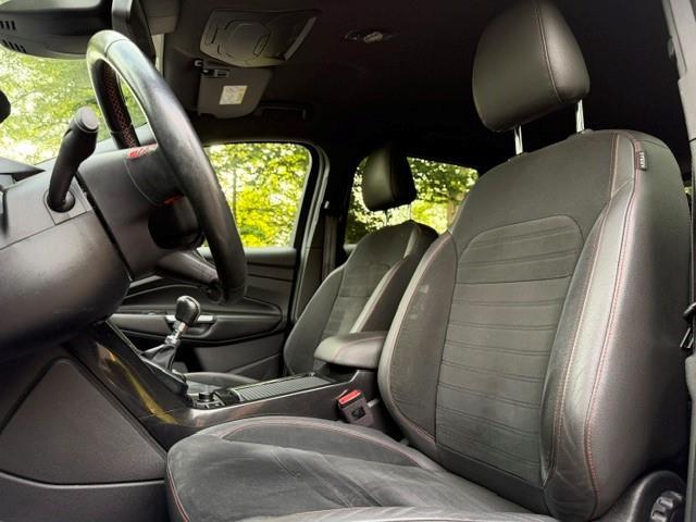 Ford KUGA 1.5 Ecoboost ST-Line Blackline 150PK/Trekhaak/Xenon/Navi/Acarplay
