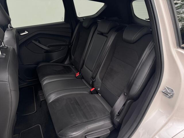 Ford KUGA 1.5 EcoBoost ST-Line | Trekhaak | 2.000KG Trekgewicht! | Verwarmde Voorruit | Camera | Adapt. Cruise | Pano | Nw. geleverd | 100% dealeronderhouden |