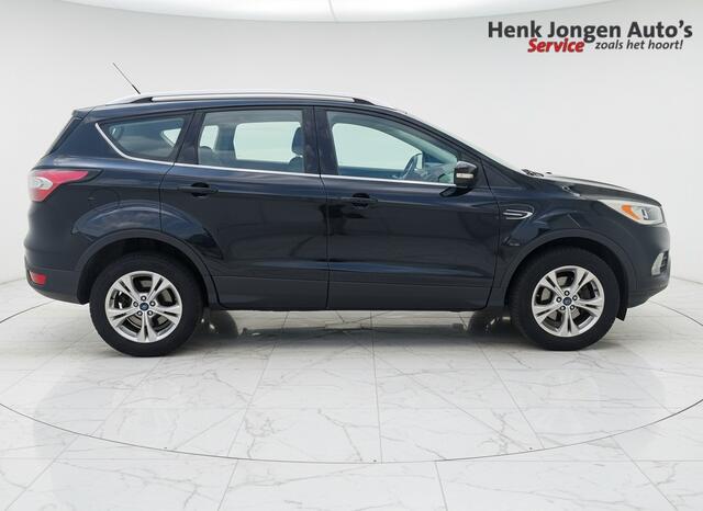 Ford KUGA 1.5 EcoBoost Titanium uit 2017 Rijklaar + 12 maanden Bovag-garantie Henk Jongen Auto's in Helmond, al 50 jaar service zoals 't hoort!