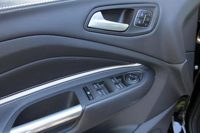 Ford KUGA 1.5 EcoBoost Vignale Trekhaak, zeer vol opties!!