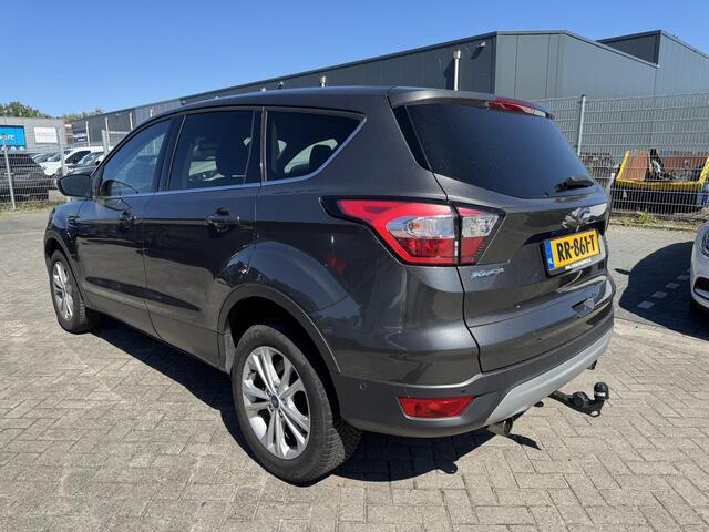 Ford KUGA 1.5 EcoBoost Titanium | Wegklapbare Trekhaak | Stoelverwarming | Cruise Control | Navigatie | Parkeersensoren |