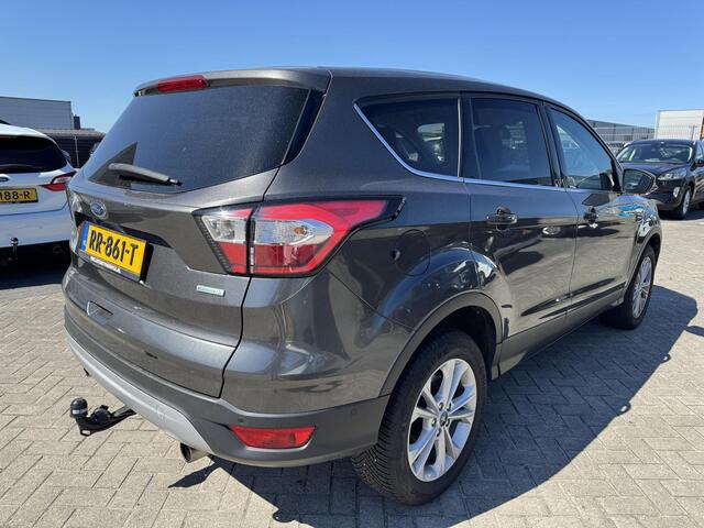 Ford KUGA 1.5 EcoBoost Titanium | Wegklapbare Trekhaak | Stoelverwarming | Cruise Control | Navigatie | Parkeersensoren |
