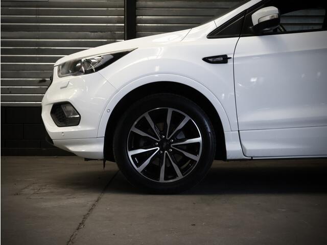 Ford KUGA 1.5 EcoB. ST Line | Carplay | Trekhaak | DAB | Stuurverwarming | Sony audio |