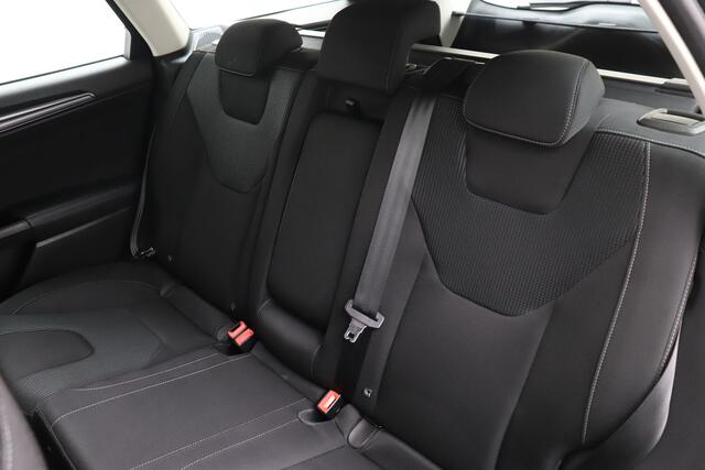 Ford MONDEO Wagon 2.0 IVCT HEV Titanium Apple Carplay Navi Stoelverw.