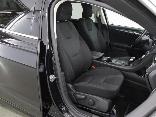 Ford MONDEO Wagon 2.0 IVCT HEV Titanium | Trekhaak | Panoramadak | Winterpakket | Cruise Control Adaptief | Keyless Go | Parkeercamera | Dodehoekdetectie | |