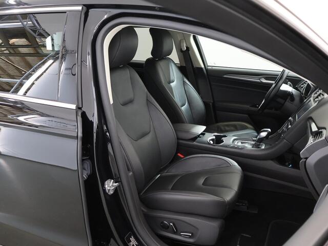 Ford MONDEO Wagon 2.0 IVCT HEV Titanium | Trekhaak | Lederen Bekleding | Elekt. verstelbare stoel(en) met geheugen | Winterpack | Parkeercamera |