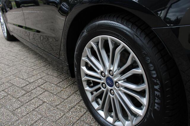 Ford MONDEO Wagon 2.0 IVCT HEV Titanium | Stoelverwarming | Climate Control | Cruise Control |All Season banden | Apple Carplay/ Android Auto | LED | LMV