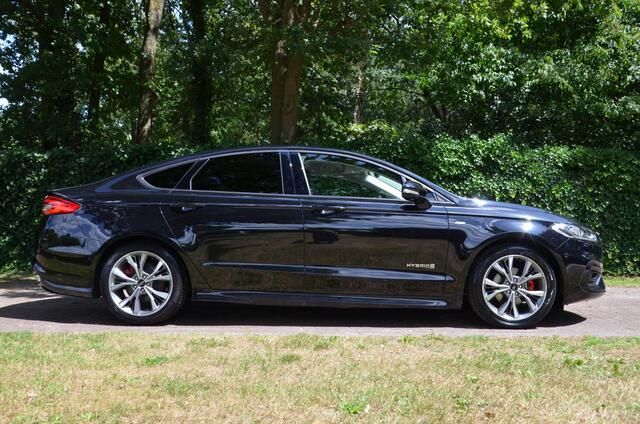 Ford MONDEO 2.0 IVCT HEV ST-Line Navi/Pdc/Ecc/Stoelverwarming/Apple Carplay/Android Auto/ Privacy Glass/Elektrisch verstelb. bestuurdersstoel met geheugen