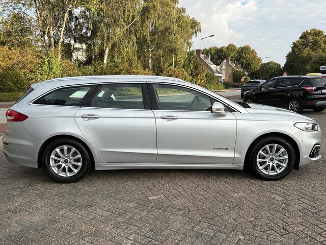 Ford MONDEO Wagon 2.0 IVCT HEV Titanium 187pk Automaat | Lichtmetaal | Navigatie | Apple Carplay / Android auto | Climate control