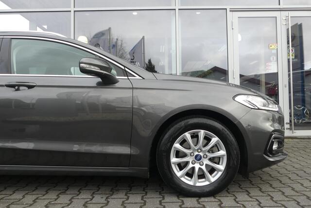 Ford MONDEO Wagon 2.0 IVCT HEV Titanium ELEKT. TREKHAAK (750KG), WINTER PACK, MEMORY, CRUISE, CLIMA, NAVI, CAMERA, PDC V&A, APPLE CARPLAY/ANDROID AUTO, BLIS, KEYLESS, ELEKT. PASSAGIERSSTOEL, ELEKT. ACHTERKLEP, ADAPTIEVE KOPLAMPEN, LANE ASSIST, 57.812KM