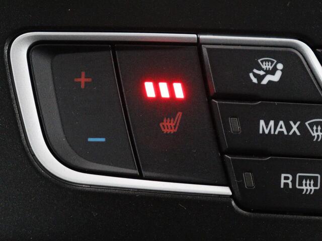 Ford MONDEO 2.0 IVCT HEV Titanium | Stoelverwarming | Carplay | Keyless | Navigatie | Verwarmde voorruit | Parkeerhulp | DAB | Climate control | Cruise control