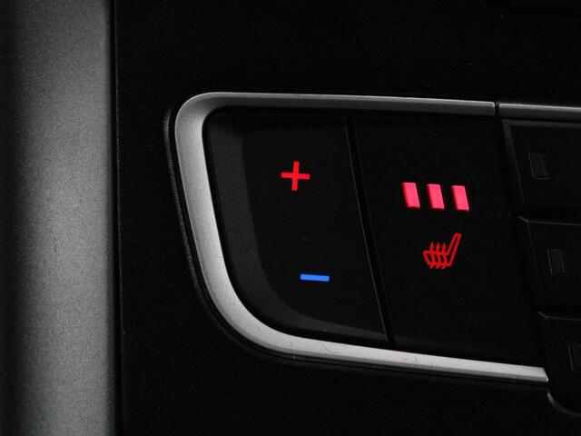 Ford MONDEO 1.5 ST Line | Trekhaak | Stoelverwarming | Keyless | Carplay | Navigatie | Stuurverwarming | Park Assist | Sfeerverlichting | DAB | Climate control | Bluetooth | Cruise control | Origineel NL