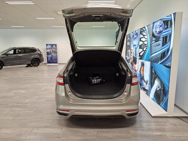 Ford MONDEO 1.5 ST Line * Navigatie * Winter Pack * Achteruitrijcamera *