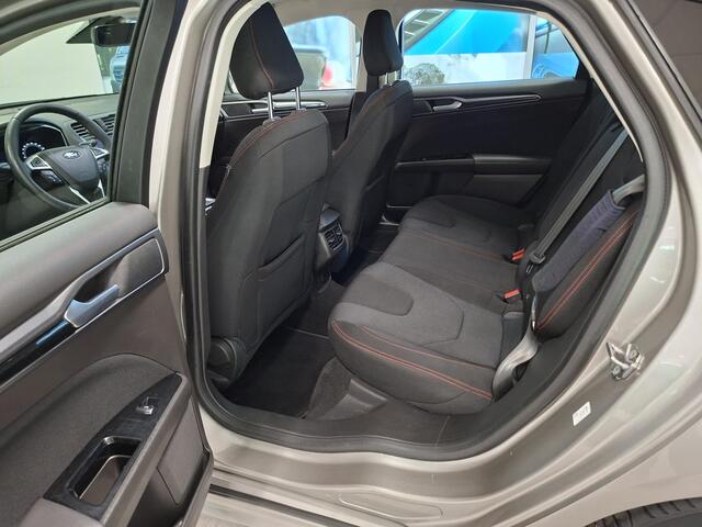 Ford MONDEO 1.5 ST Line * Navigatie * Winter Pack * Achteruitrijcamera *