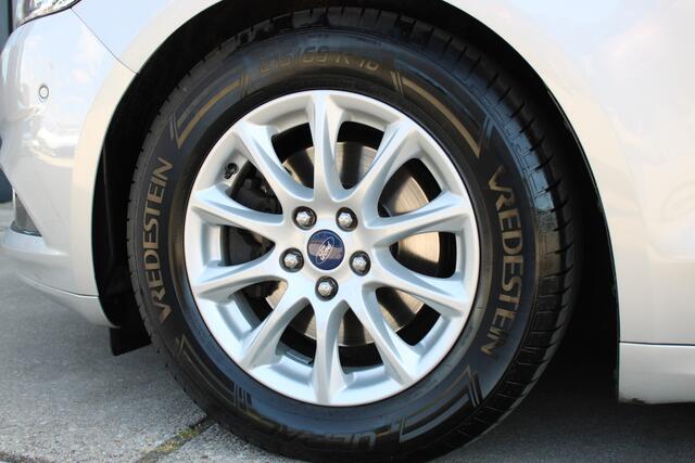 Ford MONDEO 1.5 TDCi Titanium HB EURO6 Dealer Onderhouden