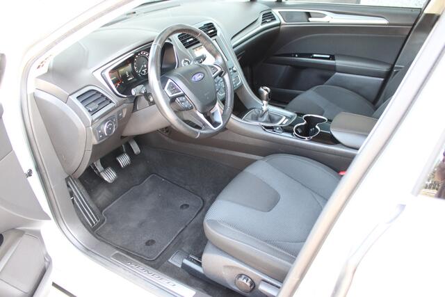 Ford MONDEO 1.5 TDCi Titanium HB EURO6 Dealer Onderhouden