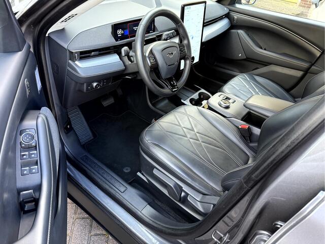 Ford MUSTANG Mach-E Extended RWD 98 kWh Leer, Camera, Stoel/Stuur Verwarming, Trekhaak