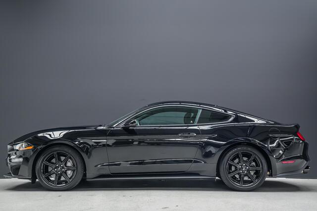 Ford MUSTANG Fastback GT 5.0 V8 HANDSCHAKEL |Corsa performance exhaust|cruise control|parkeer camera|climate control|19"|