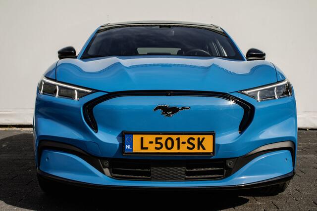 Ford MUSTANG Mach-E Extended Range First Edition AWD 98 kWh Panoramadak/ B&O/ Trekhaak/ Lederen int./ Camera/ Stoel-stuurverwarming