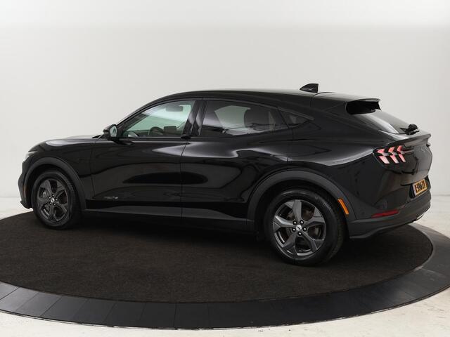 Ford MUSTANG Mach-E 360 camera | Stoelverwarming | Adaptive cruise | B 360 camera | Stoelverwarming | Adaptive cruise | B&O | Stuurverwarming | Leder