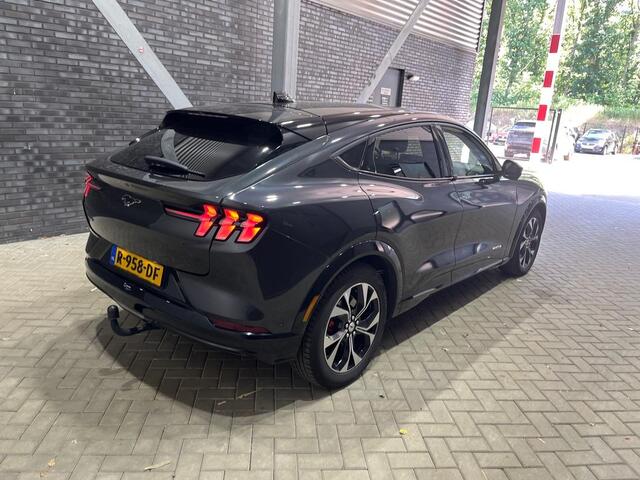 Ford MUSTANG Mach-E Extended AWD 98 kWh | Incl. BTW | Panoramadak | Bang & Olufsen Audio | Trekhaak | Stoel+Stuurverwarming