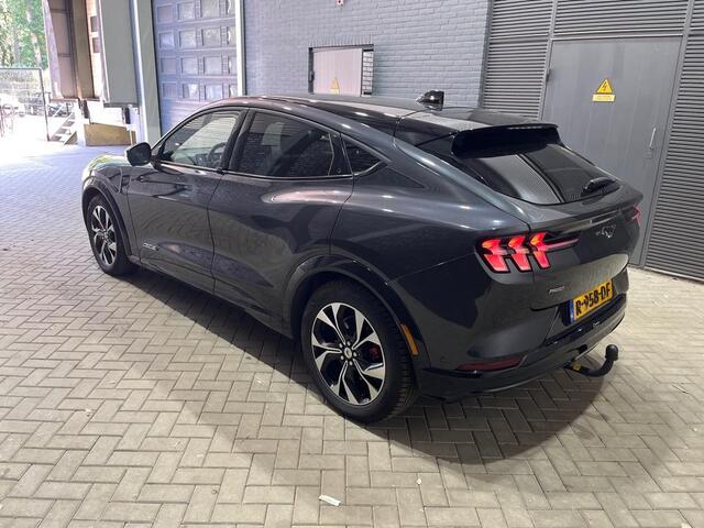 Ford MUSTANG Mach-E Extended AWD 98 kWh | Incl. BTW | Panoramadak | Bang & Olufsen Audio | Trekhaak | Stoel+Stuurverwarming