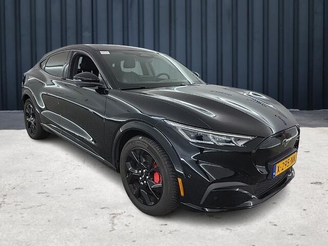 Ford MUSTANG Mach-E Extended Premium AWD 98 kWh (351 PK) 1e-Eig. & Dealer-Onderh. BOVAG-Garantie. NL-Auto. Leer, Navigatie/Apple-Carplay/Android-Auto, Adaptive-cruisecontrol, Keyless-Entry/Start, Parkeersensoren-V+A, Elek.-Achterklep, Achteruitrijcamera, Stoel/Stuur-V