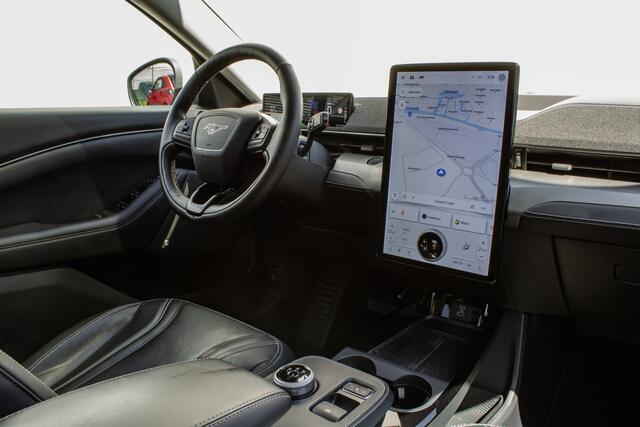 Ford MUSTANG Mach-E RWD 75 kWh Panoramadak/ B&O/ Lederen int./ 360 Camera/ Stoel-stuurverwarming/ Elektr. achterklep