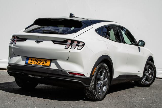 Ford MUSTANG Mach-E RWD 75 kWh Panoramadak/ B&O/ Lederen int./ 360 Camera/ Stoel-stuurverwarming/ Elektr. achterklep