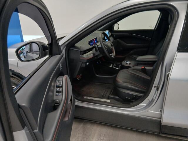 Ford MUSTANG Mach-E AWD 75 kWh Panoramadak