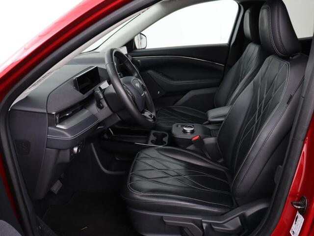 Ford MUSTANG Mach-E RWD 75 kWh | Leder | Stoelverwarming | Adaptive cruise | 360 camera | Adaptive cruise | B&O Sound | Stuurverwarming
