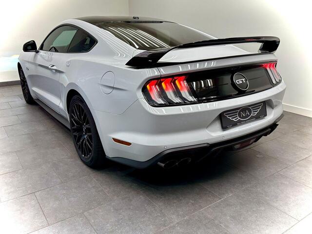 Ford MUSTANG Fastback 5.0 V8 GT