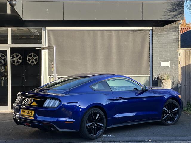 Ford MUSTANG Fastback 2.3 EcoBoost PERFORMANCE PACK / CLIMA / CRUISE / MAXHAUST SOUND