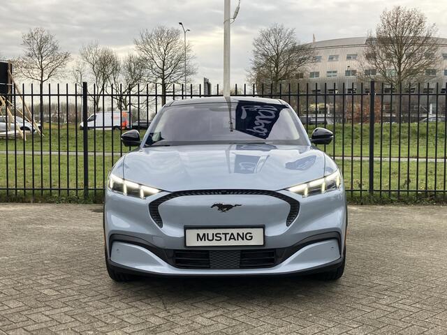 Ford MUSTANG Mach-E 72,6 kWh | Technology Pack +| Panoramadak (vast) | warmtewerende voorruit |