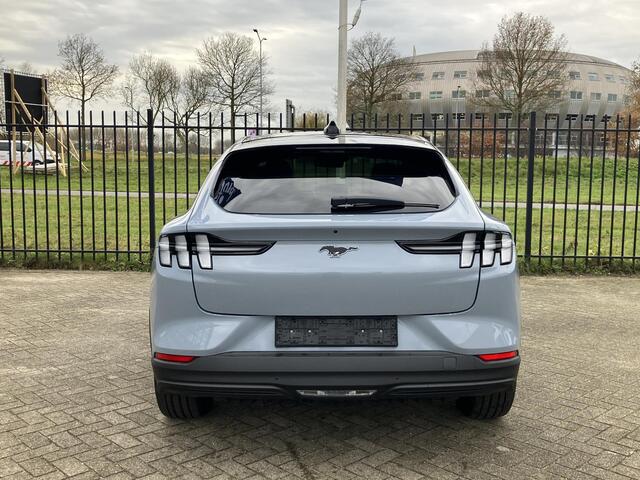 Ford MUSTANG Mach-E 72,6 kWh | Technology Pack +| Panoramadak (vast) | warmtewerende voorruit |