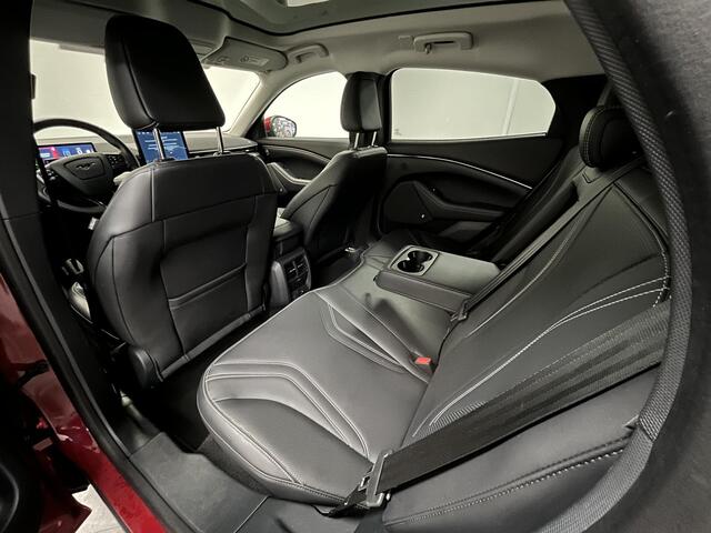 Ford MUSTANG Mach-E Extended RWD 98 kWh | Stoel/stuur verwarming | Trekhaak | Memory | SOH 96,4% |