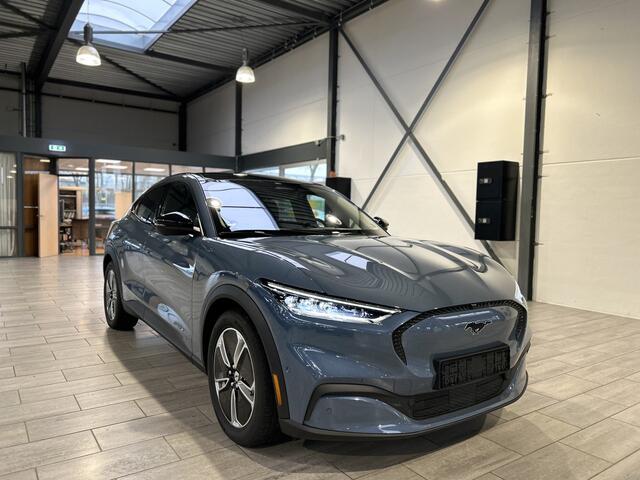 Ford MUSTANG Mach-E 75kWh RWD 270 pk | Adapt. cruise | Pano | B&O | El. verst. stoel met geh. | 4 camera's | El. a. klep | Garantie tm 2028