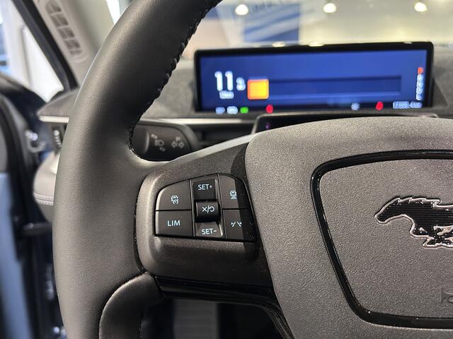 Ford MUSTANG Mach-E 75kWh RWD 270 pk | Adapt. cruise | Pano | B&O | El. verst. stoel met geh. | 4 camera's | El. a. klep | Garantie tm 2028