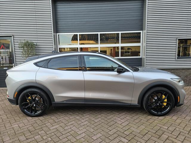 Ford MUSTANG Mach-E RWD 75 kWh