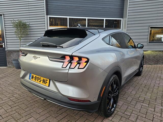 Ford MUSTANG Mach-E RWD 75 kWh