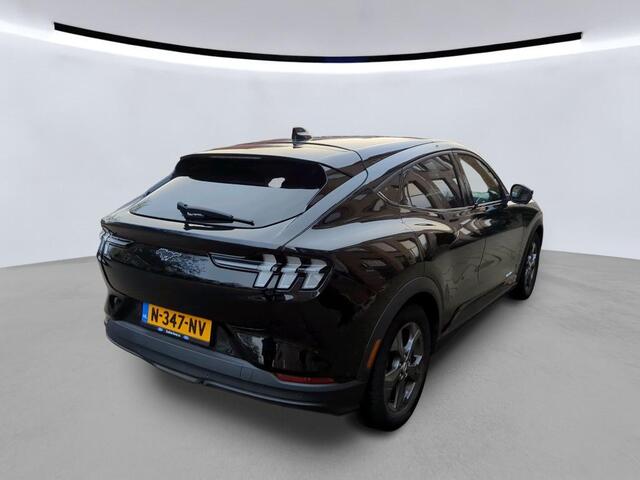 Ford MUSTANG Mach-E RWD 75 kWh NL-AUTO | 75 KWH | LEDER