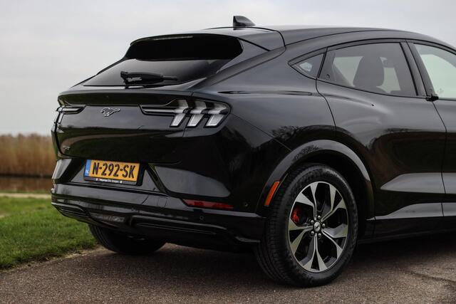 Ford MUSTANG Mach-E AWD 75 kWh ? Pano ? 360Cam ? B&O